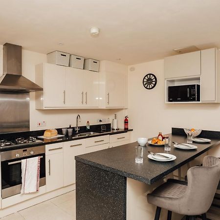 Henley Town Centre With Parking Apartment ภายนอก รูปภาพ