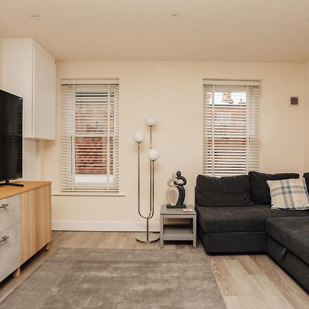 Henley Town Centre With Parking Apartment ภายนอก รูปภาพ