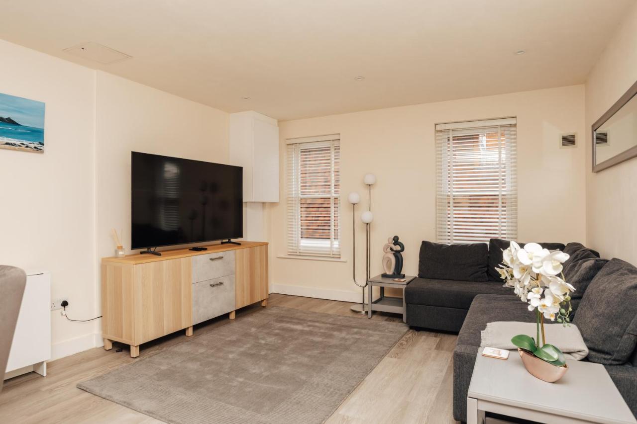Henley Town Centre With Parking Apartment ภายนอก รูปภาพ
