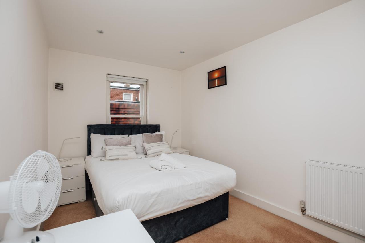 Henley Town Centre With Parking Apartment ภายนอก รูปภาพ