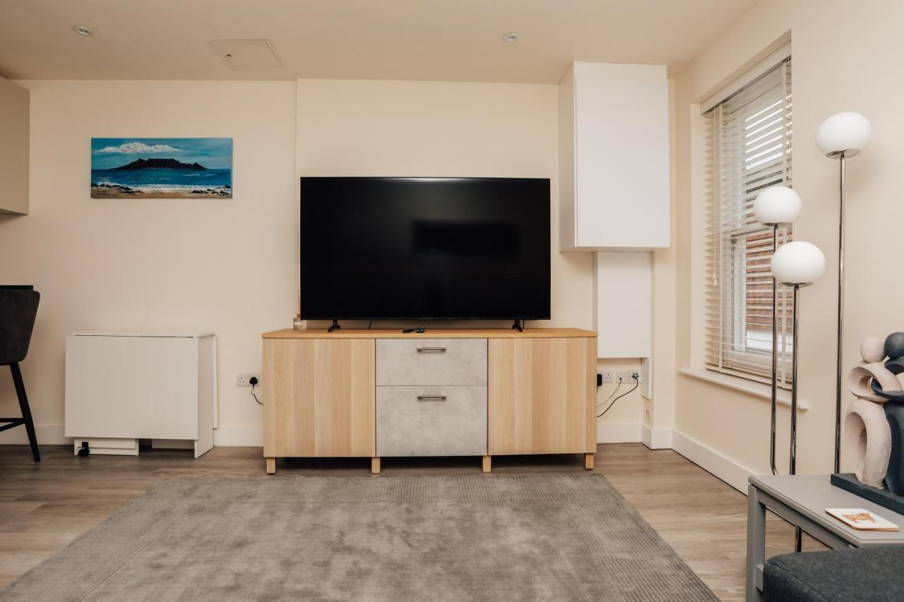Henley Town Centre With Parking Apartment ภายนอก รูปภาพ