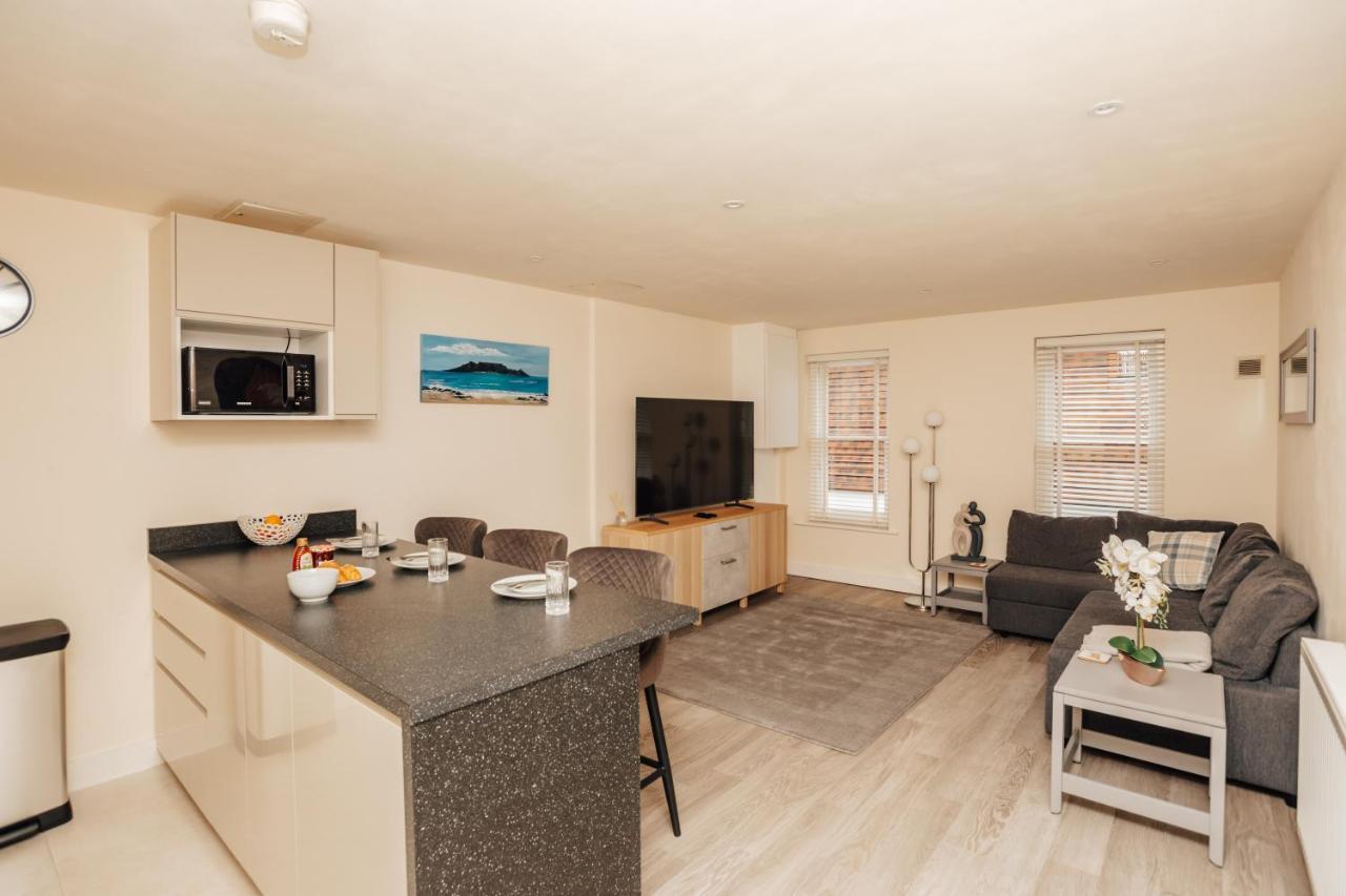 Henley Town Centre With Parking Apartment ภายนอก รูปภาพ