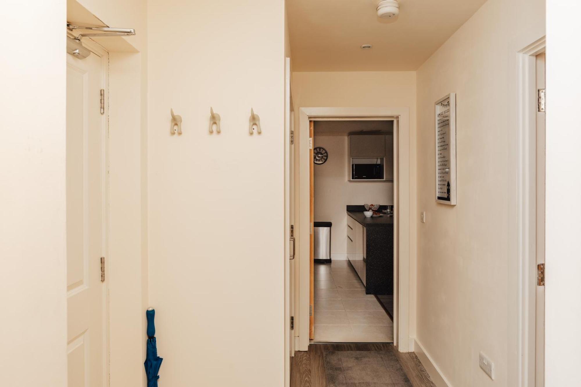 Henley Town Centre With Parking Apartment ภายนอก รูปภาพ