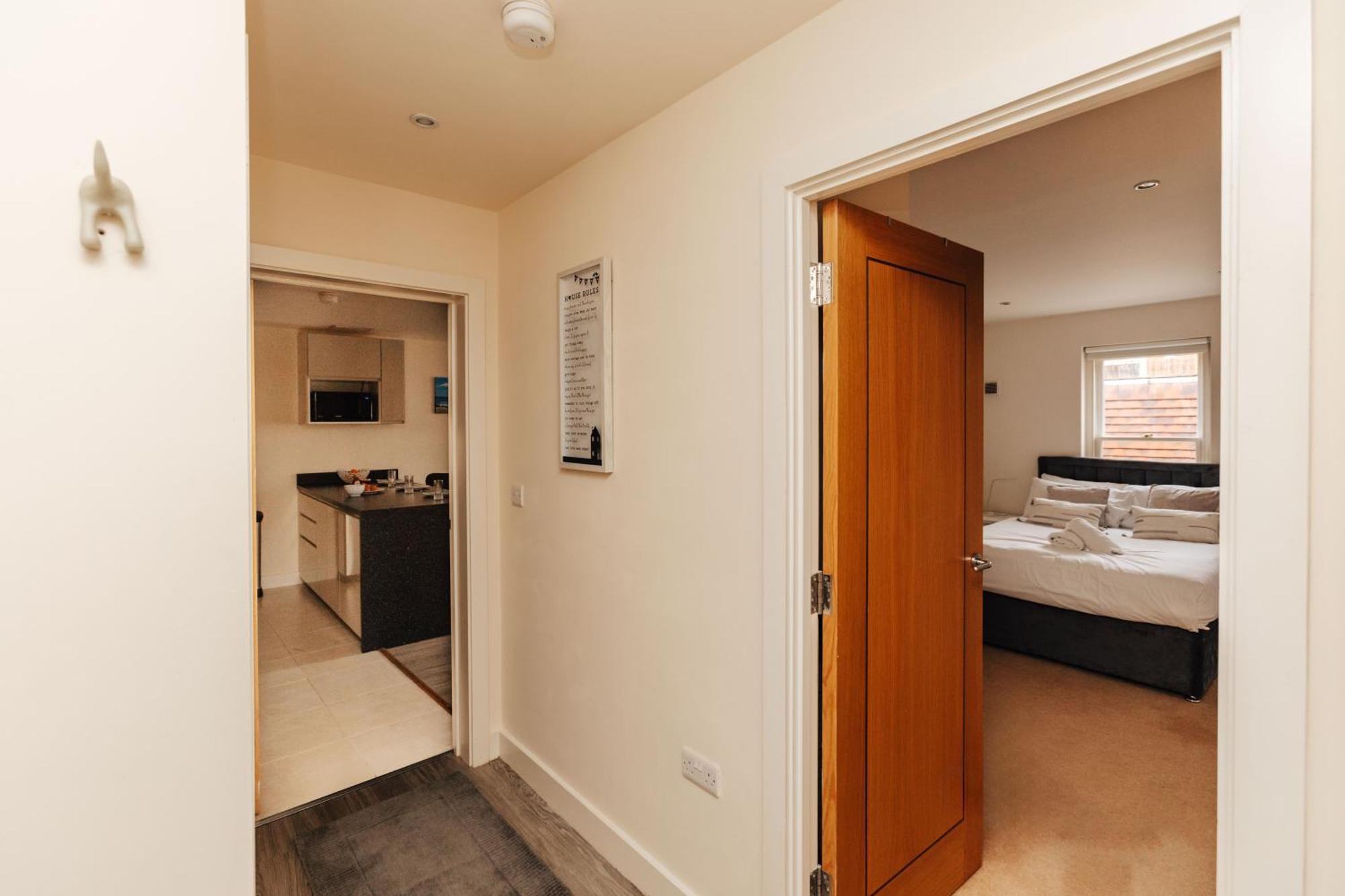 Henley Town Centre With Parking Apartment ภายนอก รูปภาพ