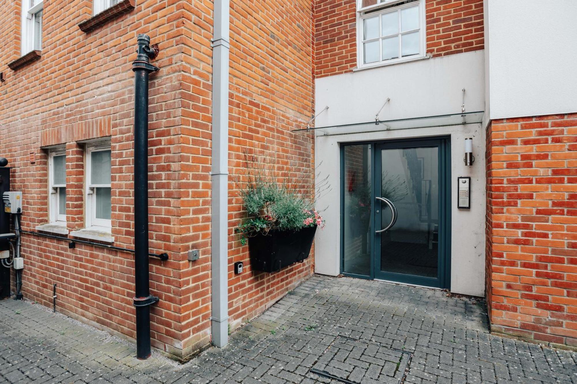 Henley Town Centre With Parking Apartment ภายนอก รูปภาพ